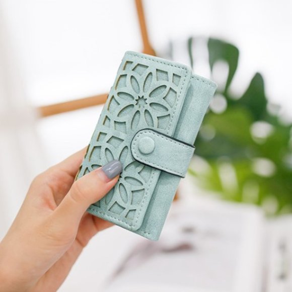 Minimalist Key or  Coin Wallet for Women - Picture 13 of 15